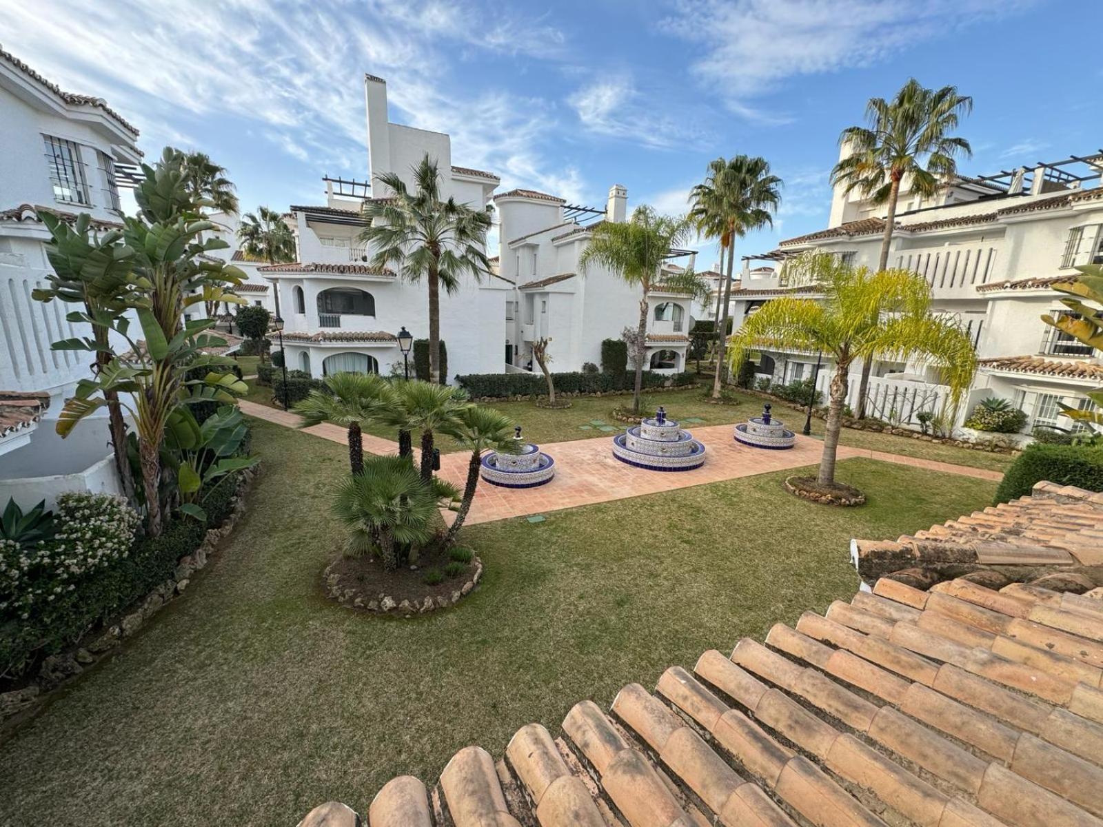 Apartamentos Naranjos Del Sol Marbella Bagian luar foto