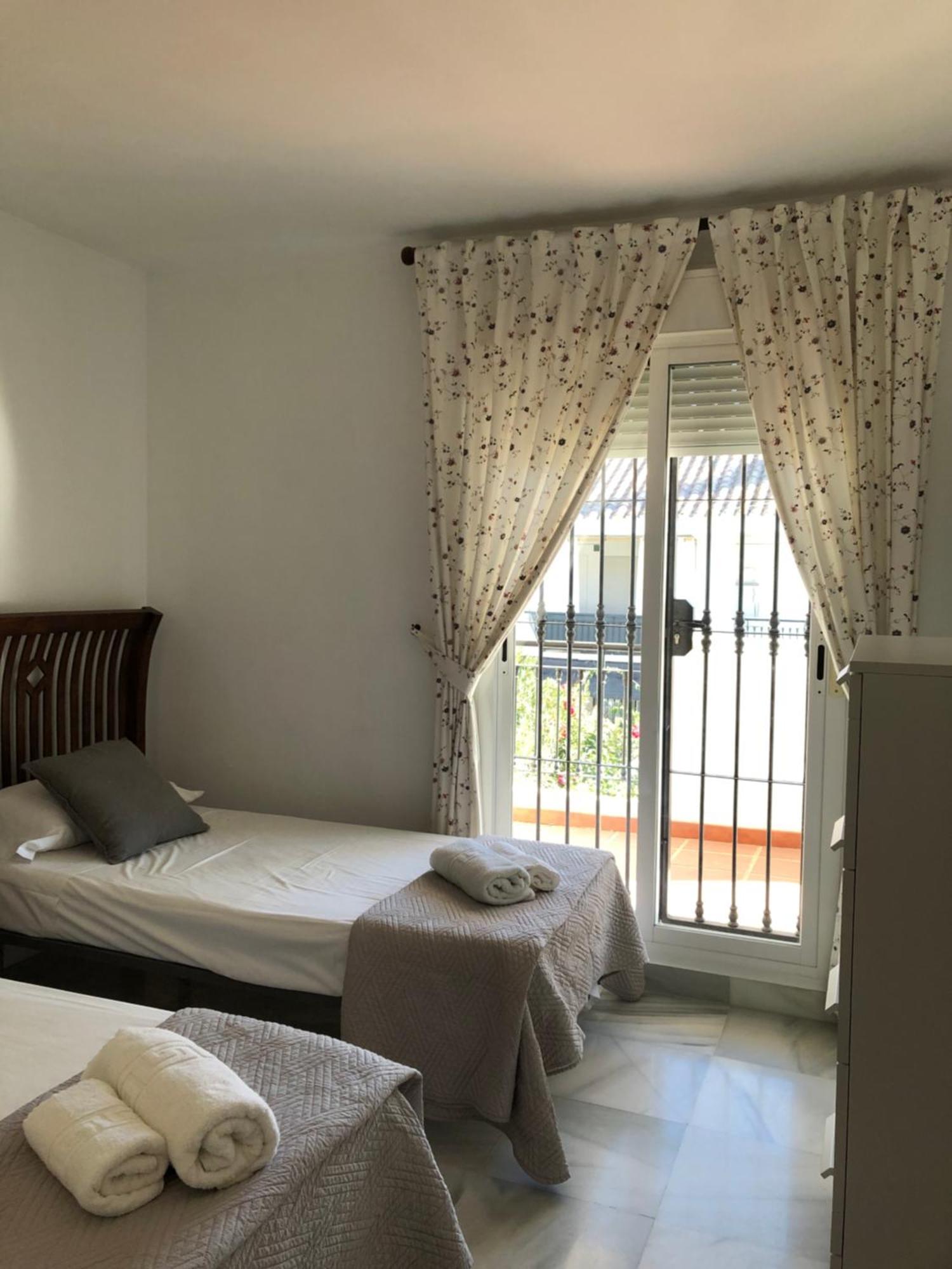 Apartamentos Naranjos Del Sol Marbella Bagian luar foto