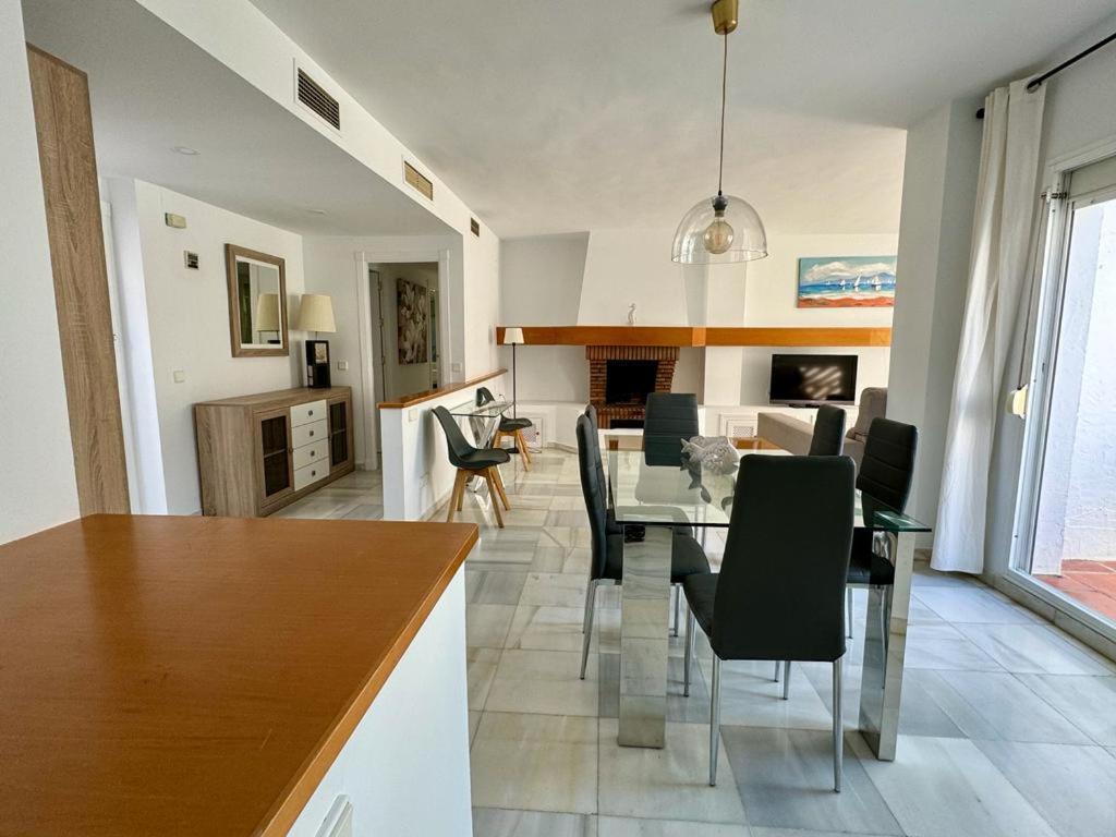 Apartamentos Naranjos Del Sol Marbella Bagian luar foto