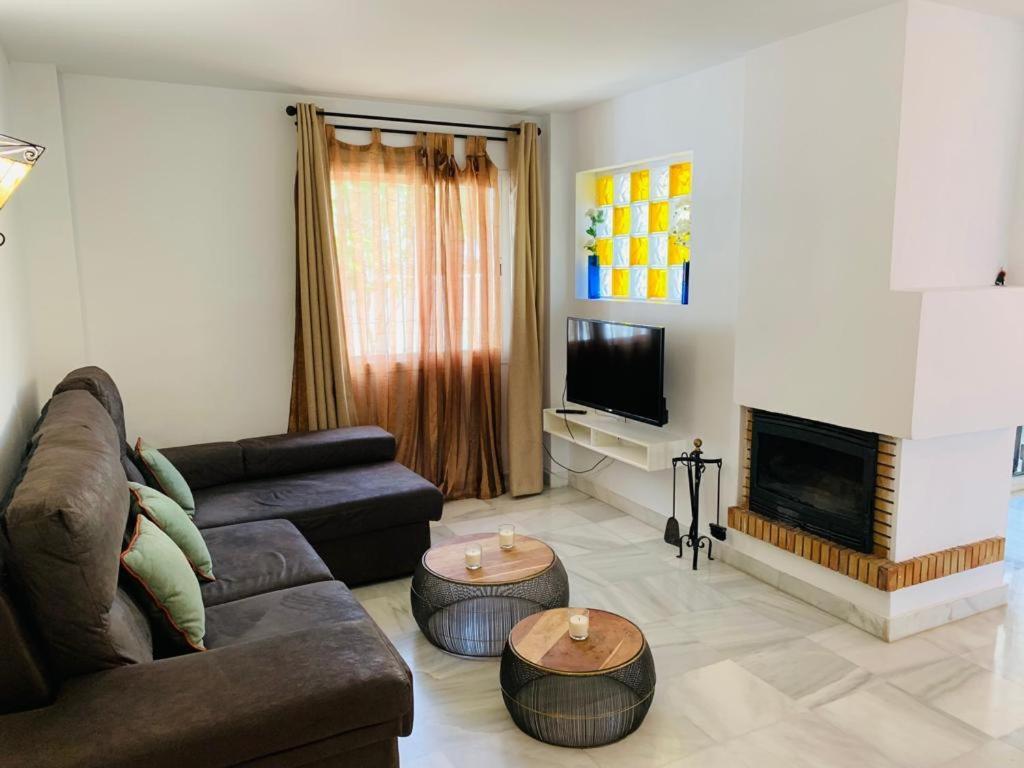 Apartamentos Naranjos Del Sol Marbella Bagian luar foto