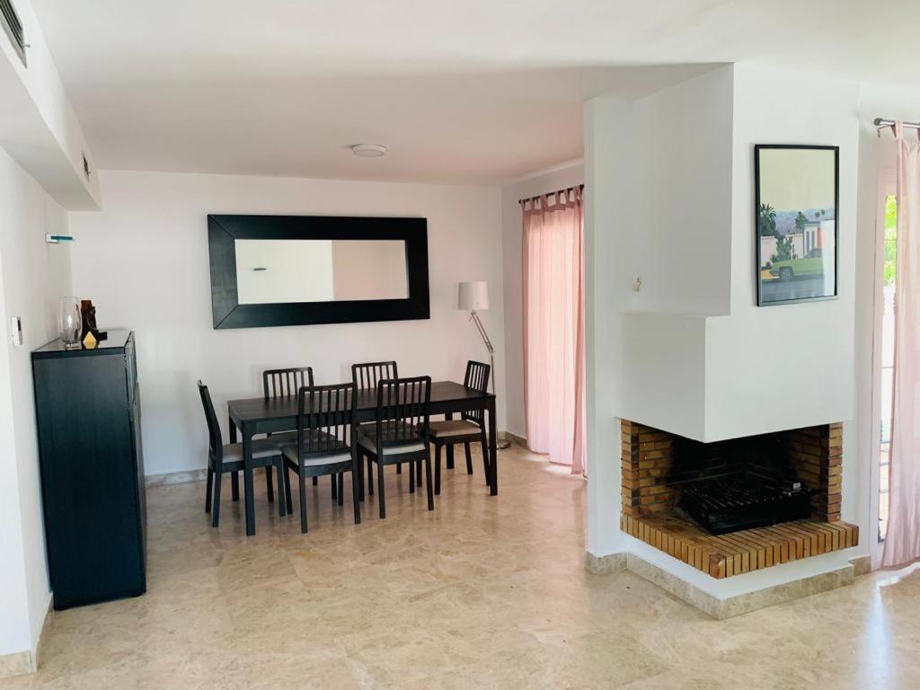 Apartamentos Naranjos Del Sol Marbella Bagian luar foto