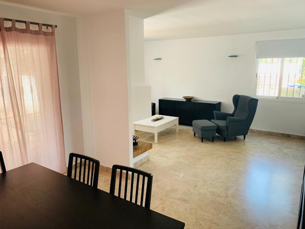 Apartamentos Naranjos Del Sol Marbella Bagian luar foto