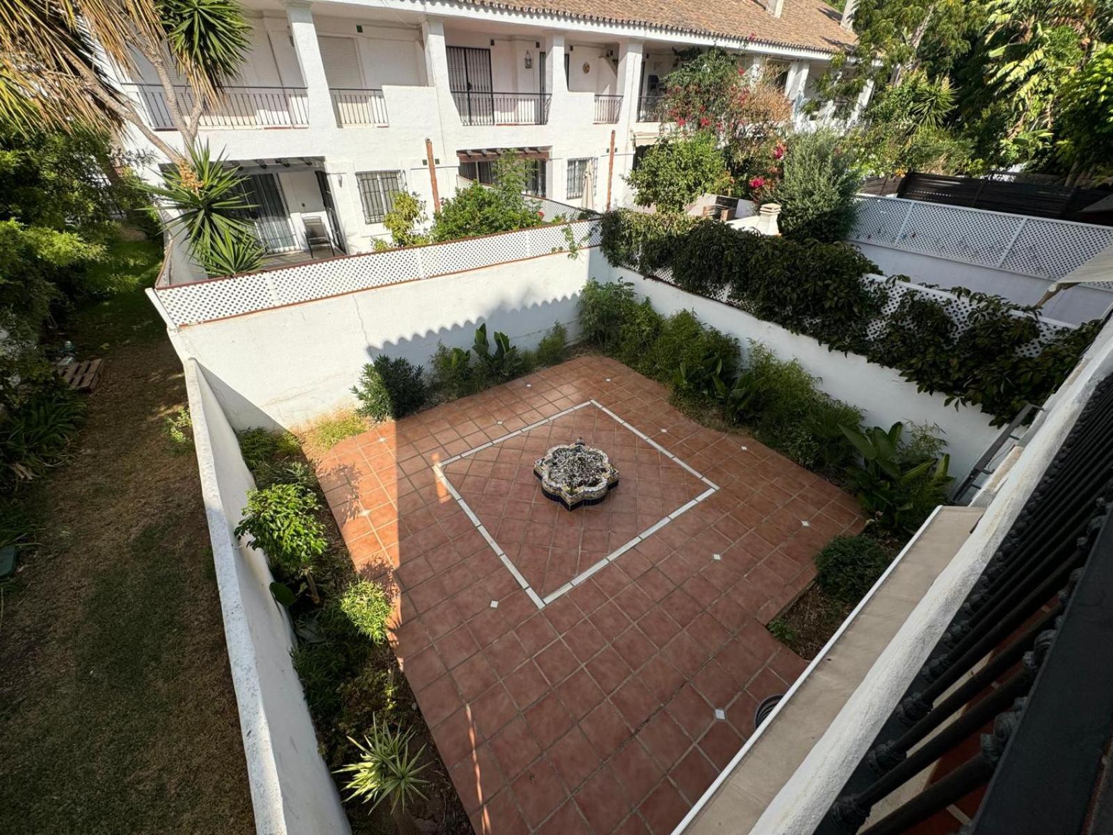 Apartamentos Naranjos Del Sol Marbella Bagian luar foto