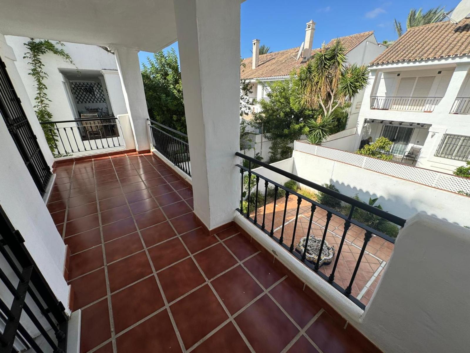Apartamentos Naranjos Del Sol Marbella Bagian luar foto