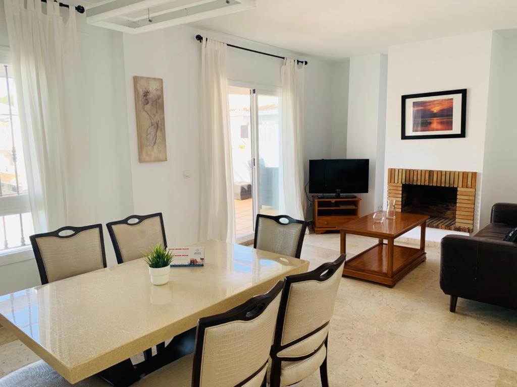 Apartamentos Naranjos Del Sol Marbella Bagian luar foto