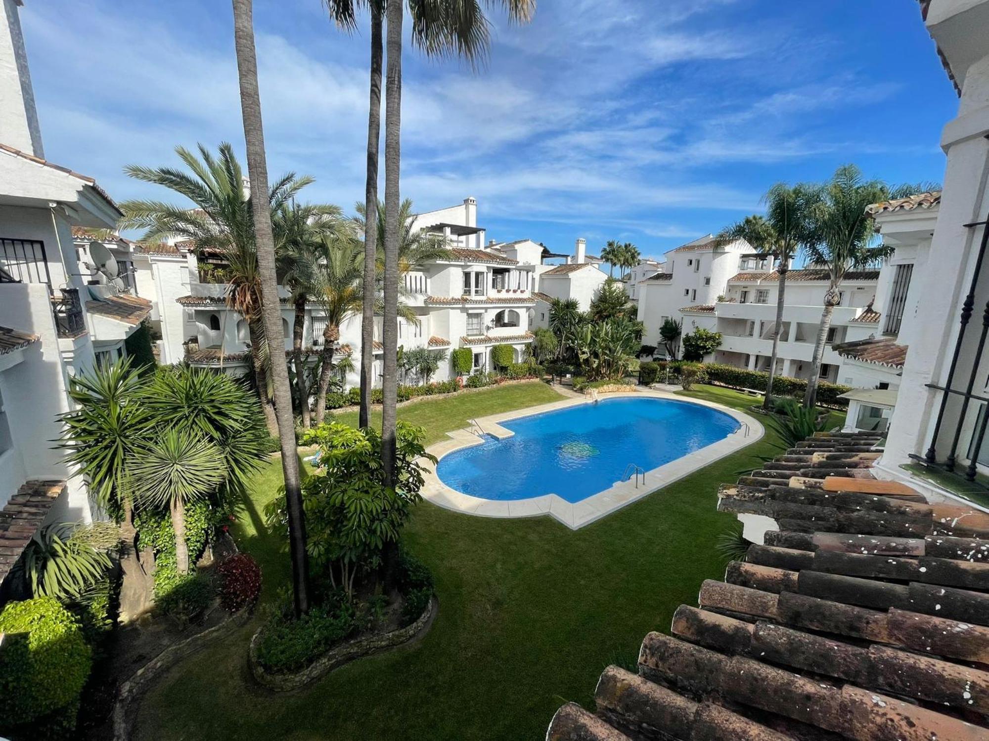 Apartamentos Naranjos Del Sol Marbella Bagian luar foto